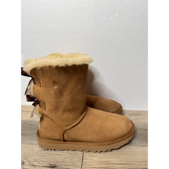 UGG Australia Bailey Bow II Boots Shearling Warm Chestnut Brown Size 9 - Picture 1 of 10